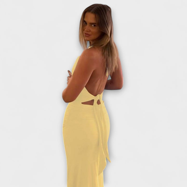 Vestido de gala suave sin espalda