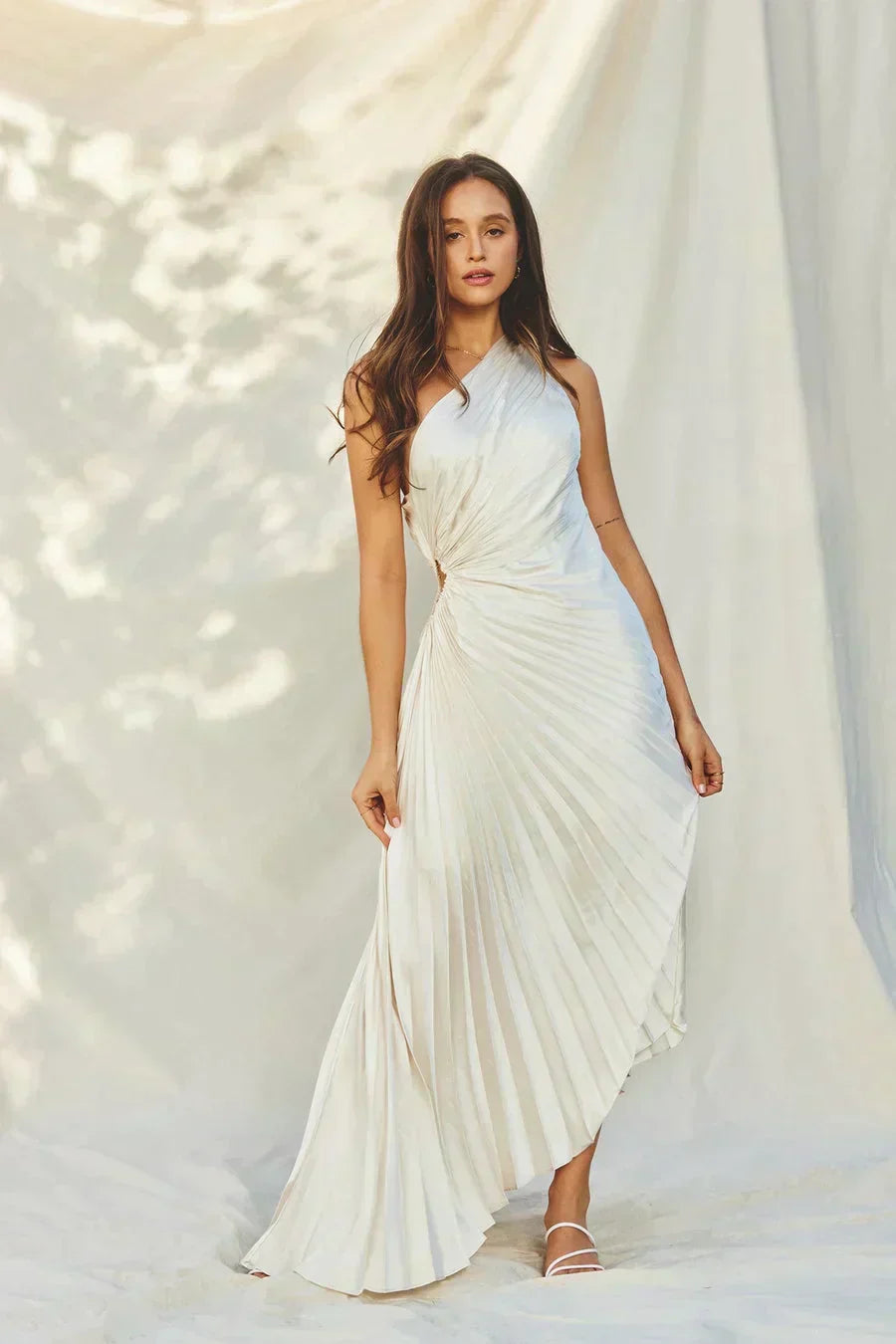 Sylviana - Vestido midi plisado de un solo hombro