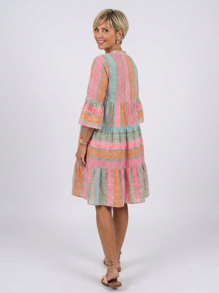 Maelle | Vestido con cuello en V y estampado geométrico, hasta la rodilla" 

Rewritten: "Maelle | Vestido con cuello en V y diseño geométrico, hasta la rodilla