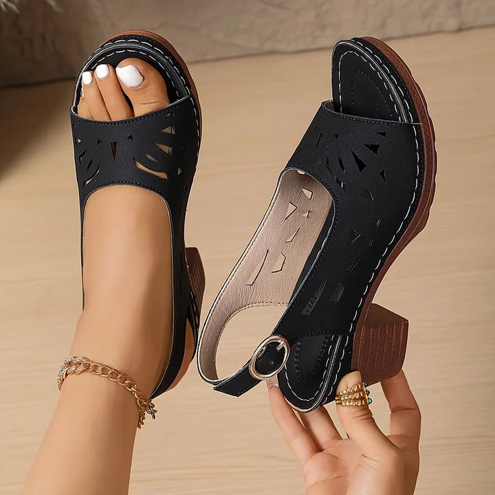 Cristy | Sandalias de tacón cuadrado con tira en el tobillo