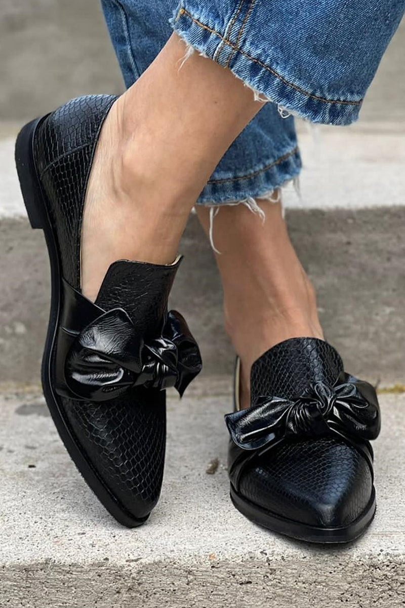 Orla™ - Mocasines negros con detalle de lazo