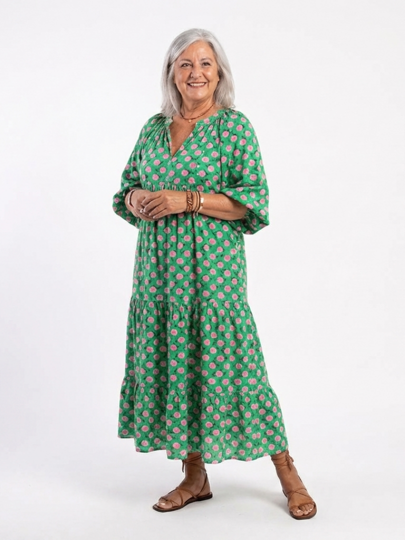 "Fiora | Vestido Midi de Gasa con Estampado Floral y Escote en V" puede reescribirse como:

"Fiora | Vestido Midi de Gasa con Diseño Floral y Escote en V