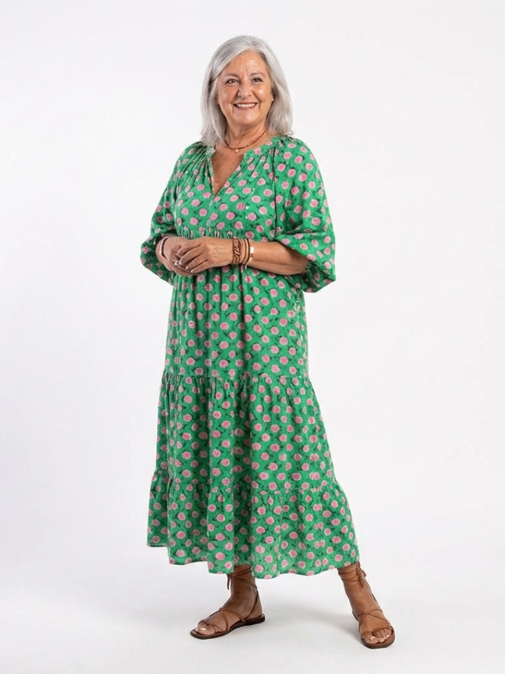"Fiora | Vestido Midi de Gasa con Estampado Floral y Escote en V" puede reescribirse como:

"Fiora | Vestido Midi de Gasa con Diseño Floral y Escote en V
