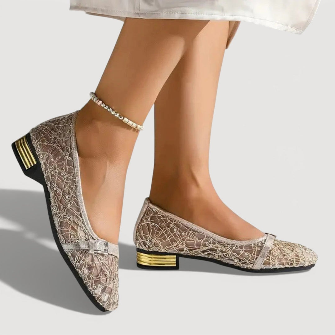 LAINE – Zapatillas casual de tacón bajo