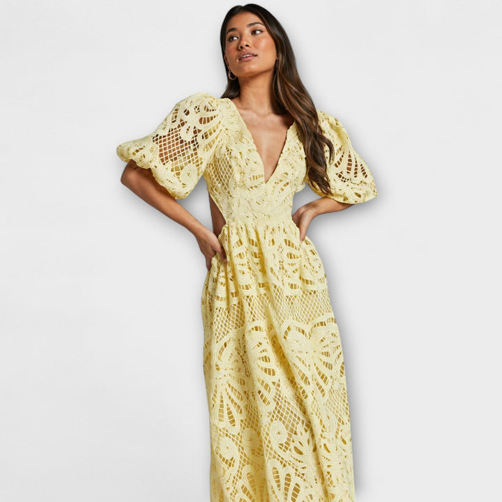 Vestidos elegantes con detalles delicados