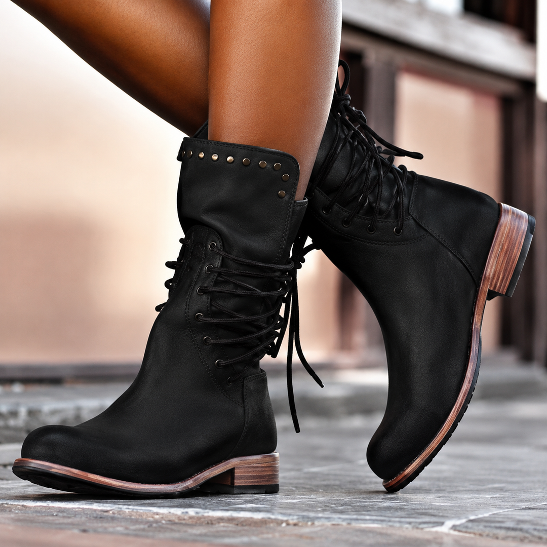 Nova™ | Botines moteros con cordones cruzados y forro polar