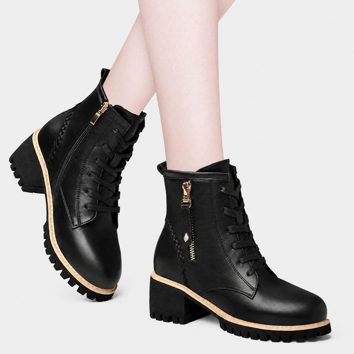 Nuria™ | Botines negros con cordones, tallas grandes