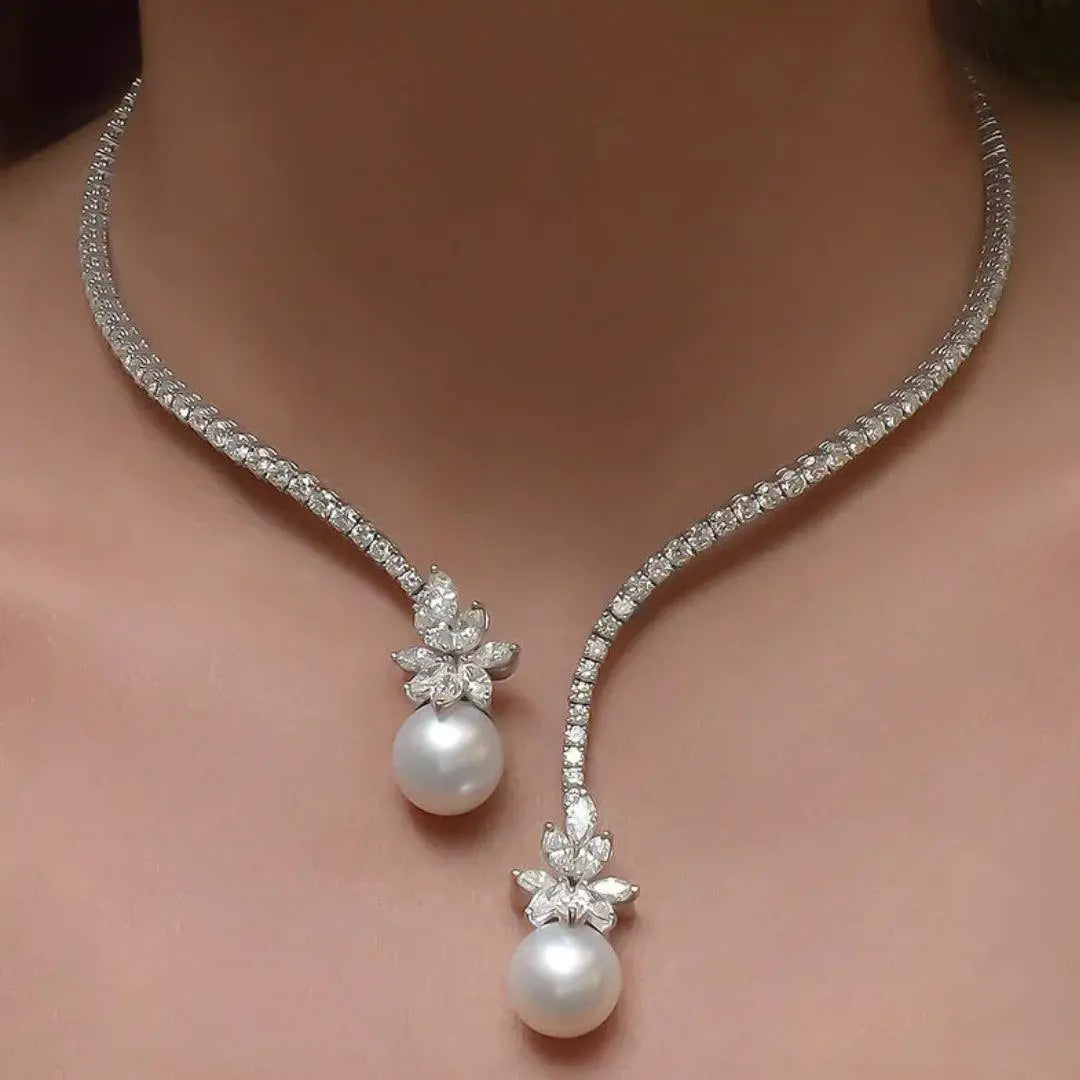 Collar de perlas elegante y brillante en plata