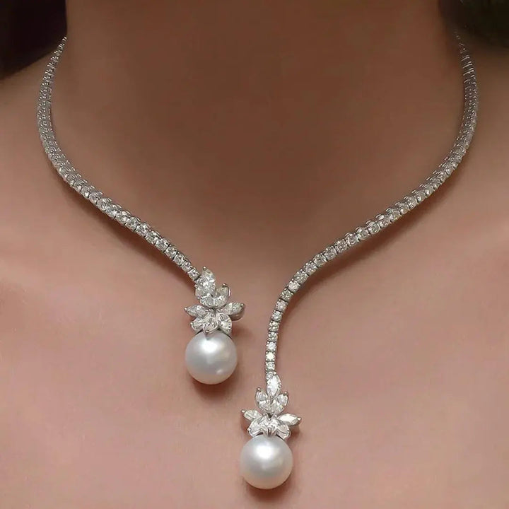 Collar de perlas elegante y brillante en plata