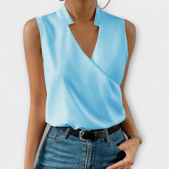 Top suave de verano con escote en V
