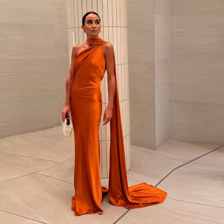 Adaline - Vestido maxi capa clásico