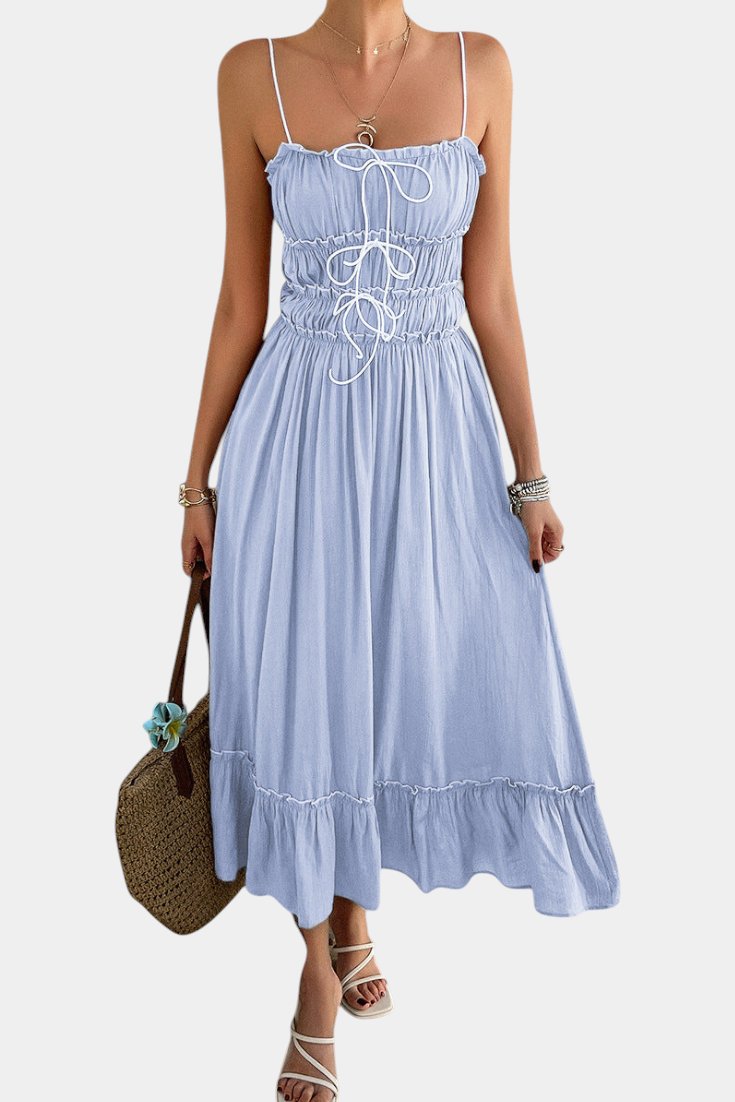 Vestido A-Line con Tirantes Luz y Dobladillo Volante