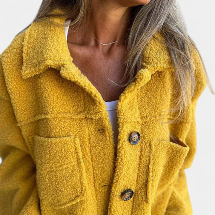 Kristýna – Chaqueta corta con solapas