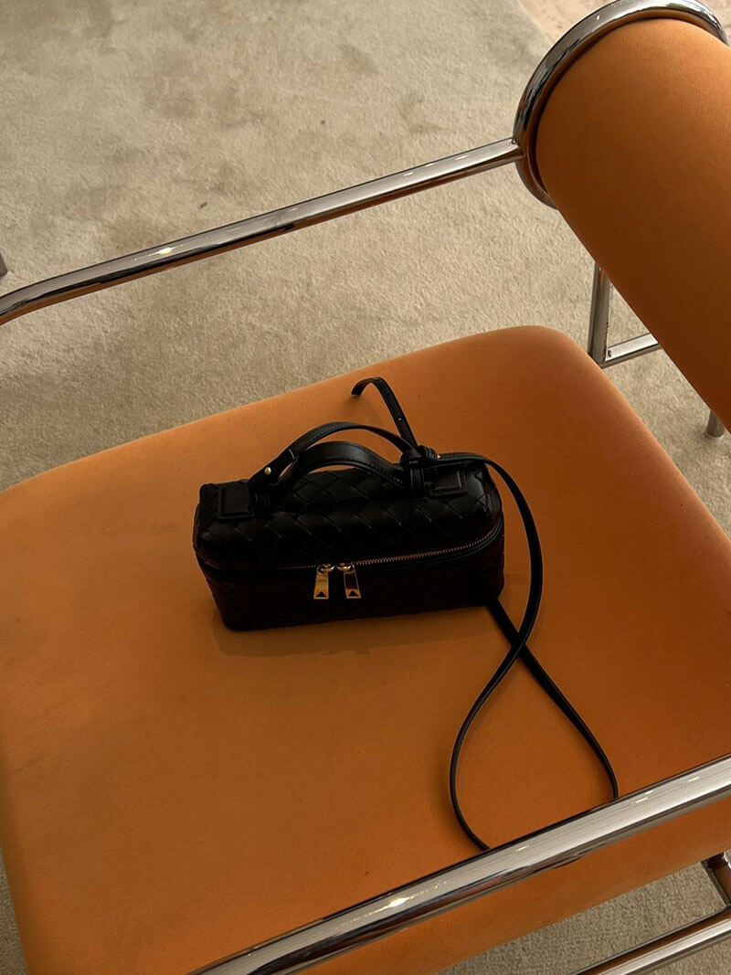 Mini Caja Celeste: Bolso de Mano