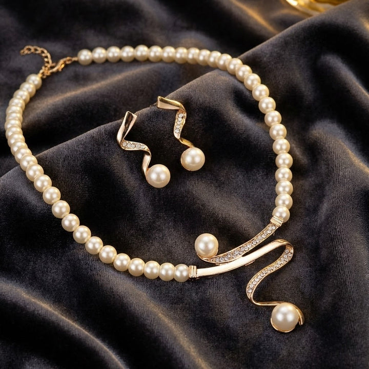 Elegante conjunto de pendientes y collar de perlas naturales