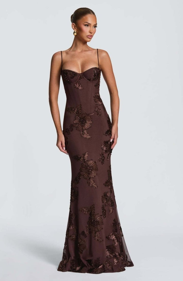 Maxi Vestido Ajustado con Detalles de Encaje