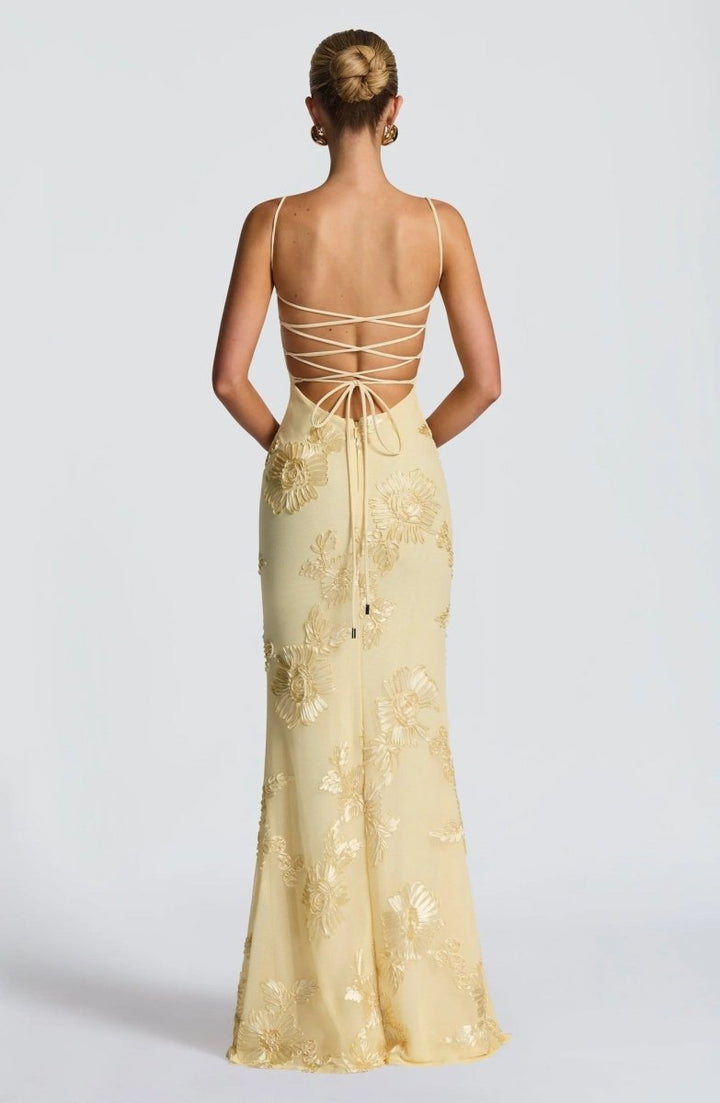 Maxi Vestido Ajustado con Detalles de Encaje
