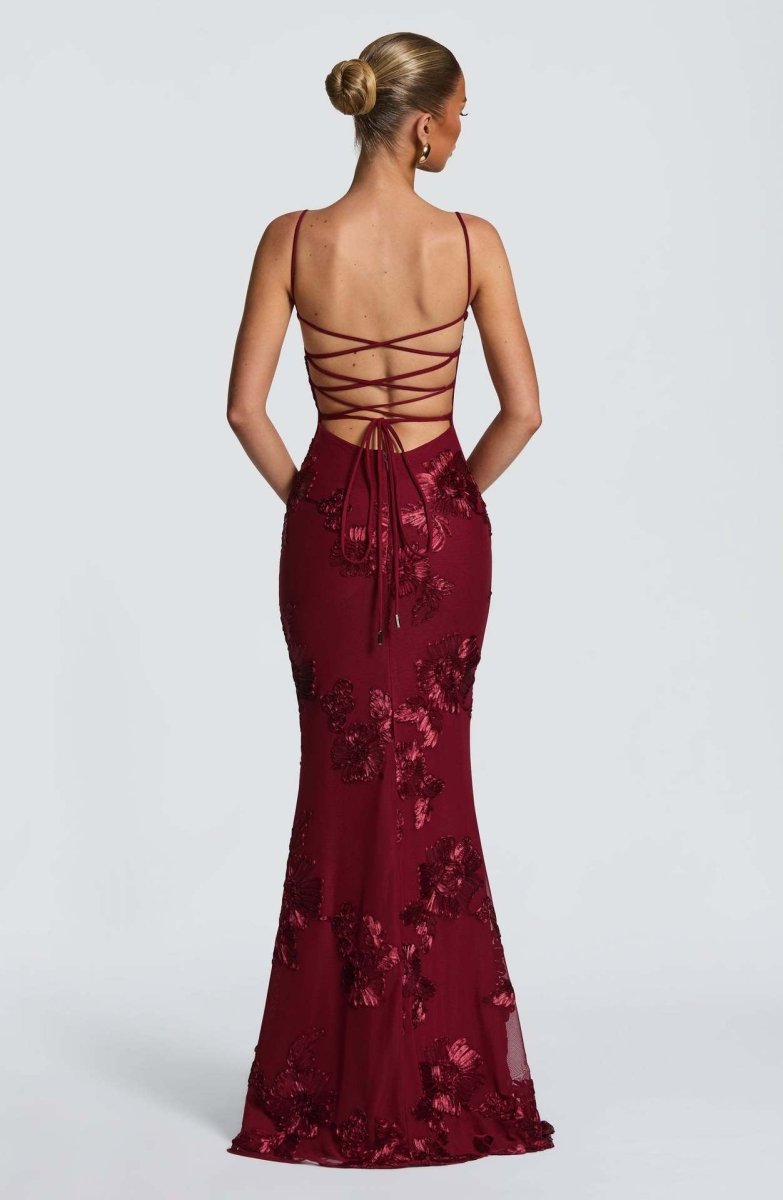 Maxi Vestido Ajustado con Detalles de Encaje