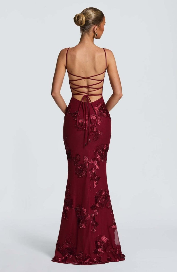 Maxi Vestido Ajustado con Detalles de Encaje