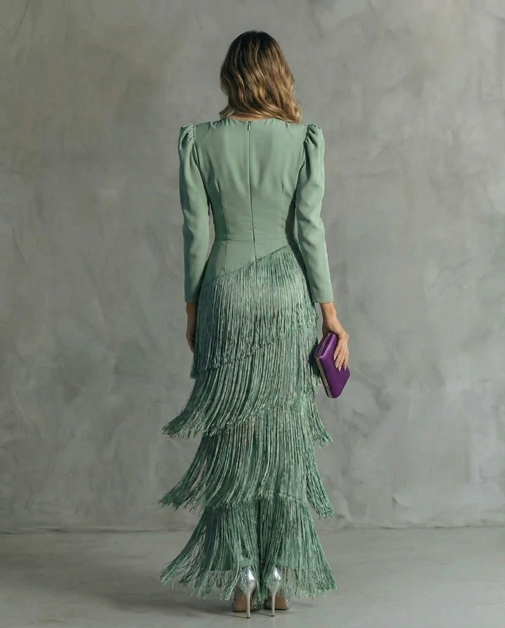 Clara | Vestido Chic con Mangas de Flecos