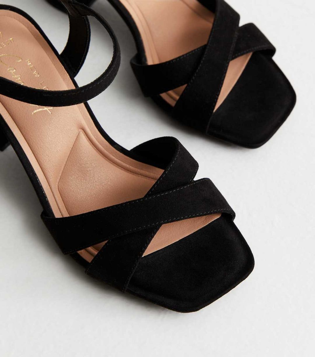 Sandalias de Tacón Bloque de Suede Negro de Dos Partes con Ajuste Amplio | New Look