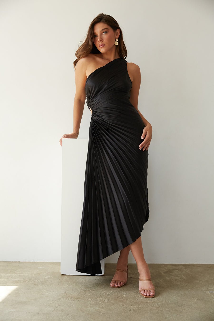 Sylviana - Vestido midi plisado de un solo hombro